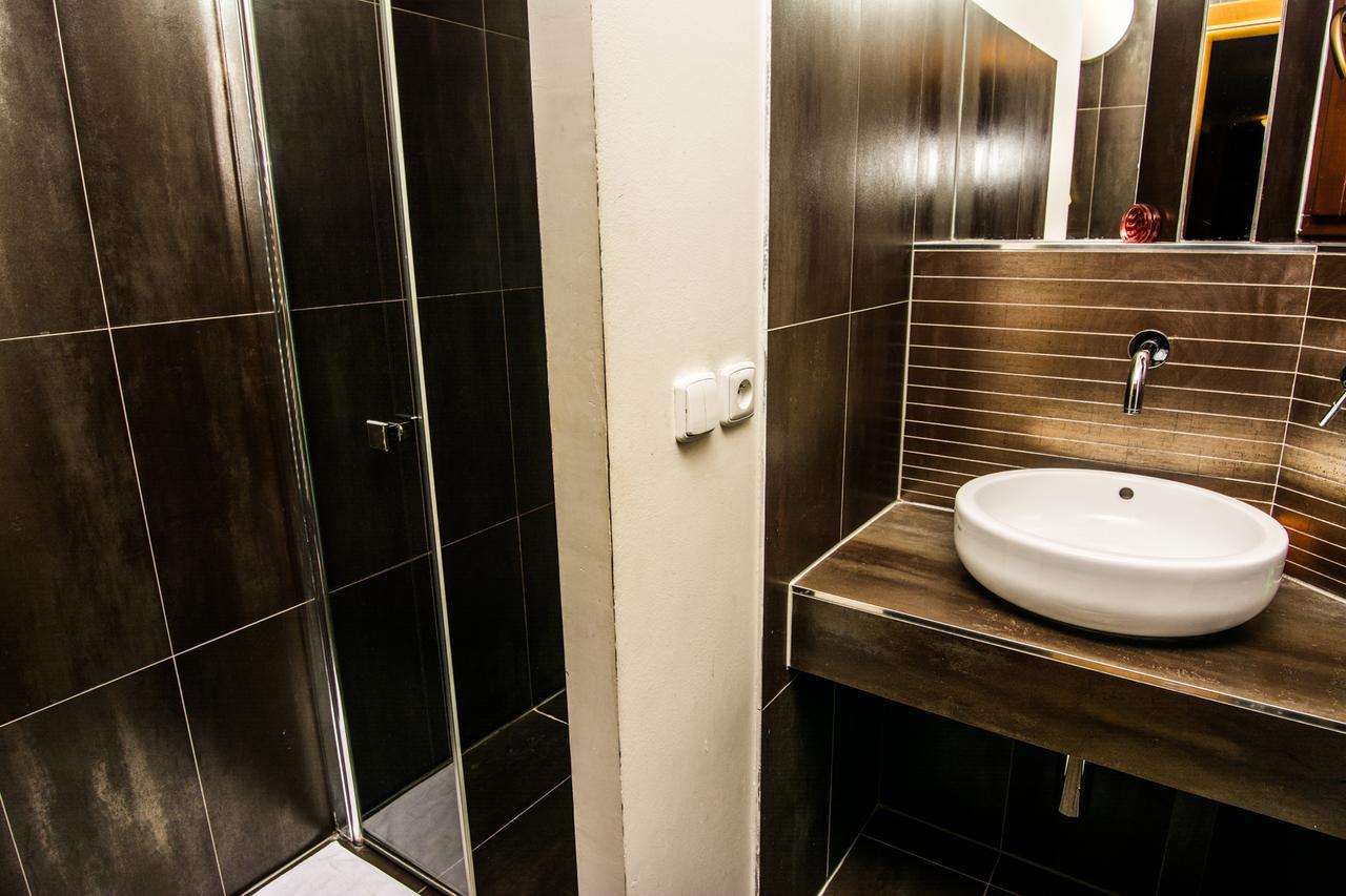 Onefam Miru Hostel Πράγα Εξωτερικό φωτογραφία