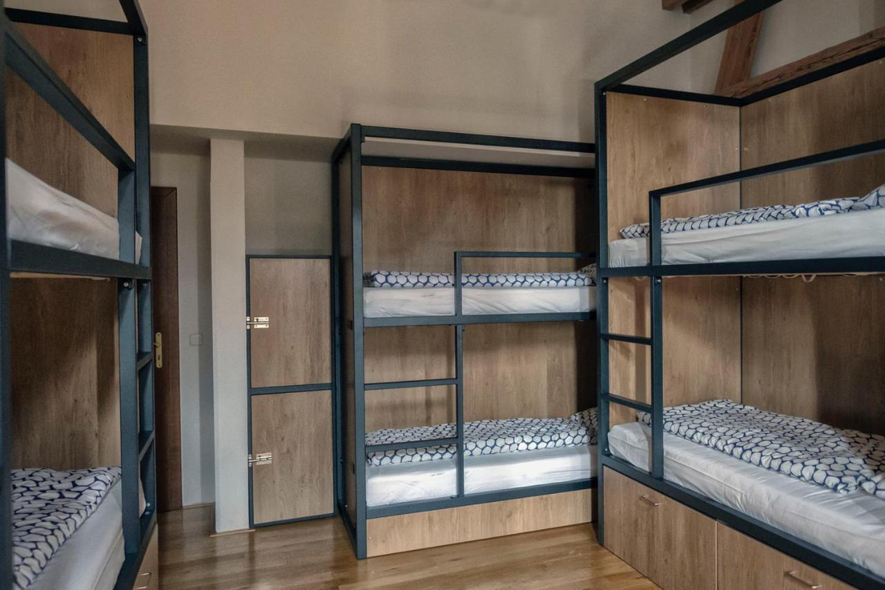 Onefam Miru Hostel Πράγα Εξωτερικό φωτογραφία