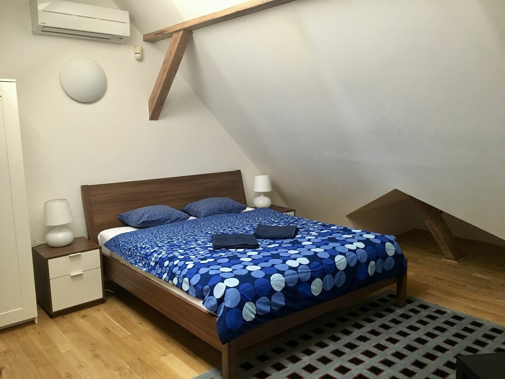 Onefam Miru Hostel Πράγα Εξωτερικό φωτογραφία