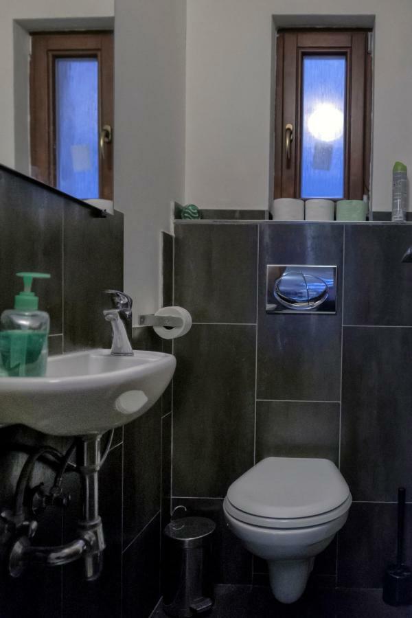 Onefam Miru Hostel Πράγα Εξωτερικό φωτογραφία